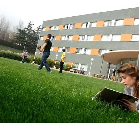 Agora Bcn. Residencia Universitaria Internacional *