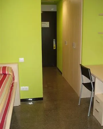 Agora Bcn. Residencia Universitaria Internacional * Barcelona