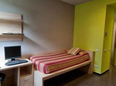 فندق Agora Bcn. Residencia Universitaria Internacional برشلونة